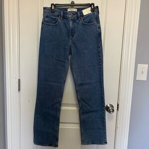 NWT A&F Mid Rise 90s Straight Jean 28R
